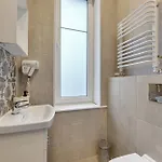 Apartment Host